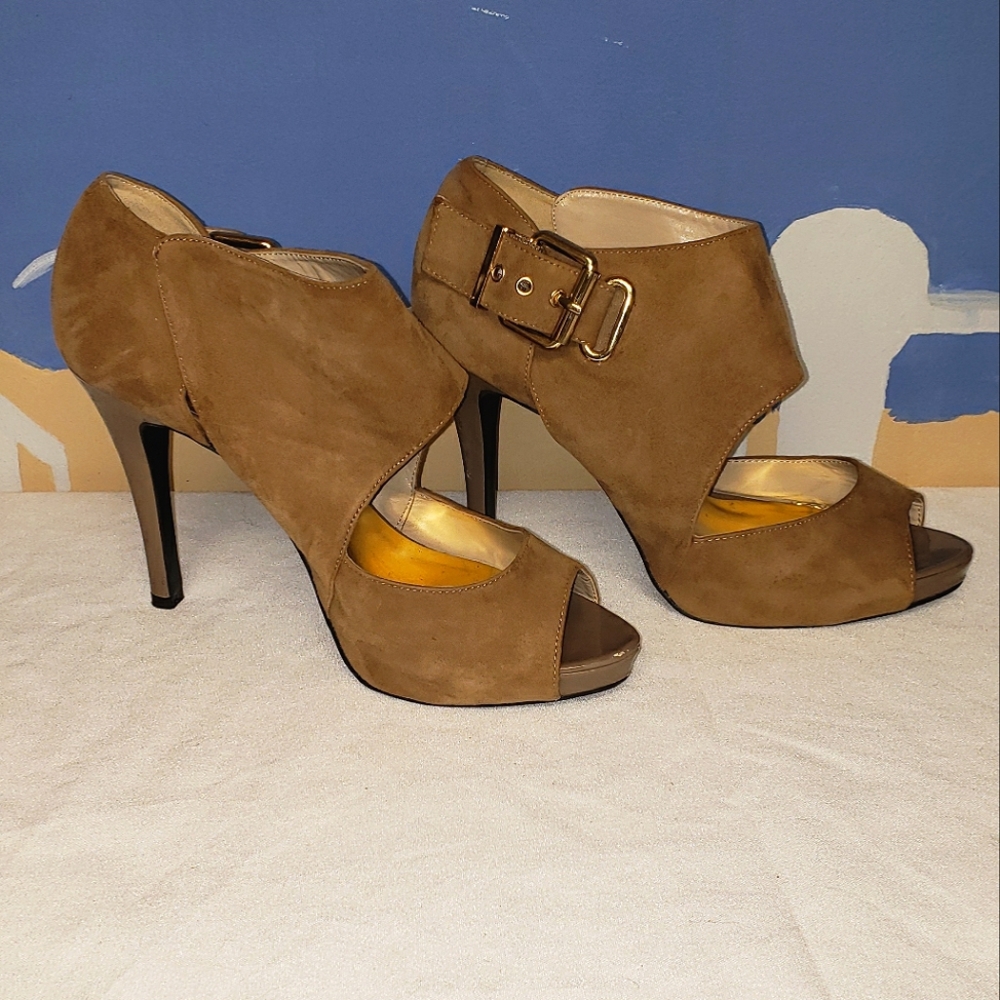 Nine West Suede peeptoe heels